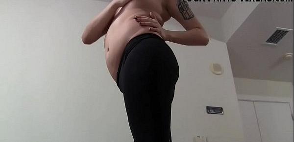  Yoga pants make my ass look so amazing JOI